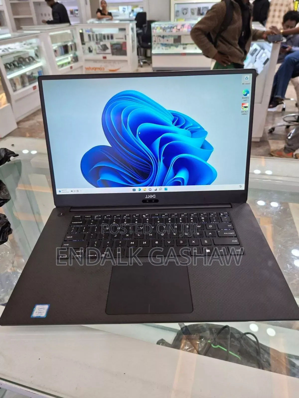 New Laptop Dell XPS 15 16GB Intel Core I5 SSD 256GB