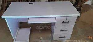 Office Computer Table With Keyboard Tray and Cpu Holder