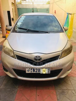 Toyota Yaris 2011 Silver