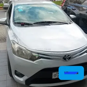 Toyota Yaris 2016 Silver