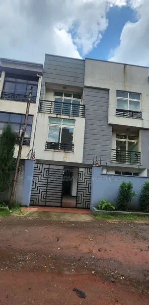 Furnished 5bdrm Townhouse/Terrace in አያት አካባቢ ኮምፋውንድ ውስጥ, Yeka for sale