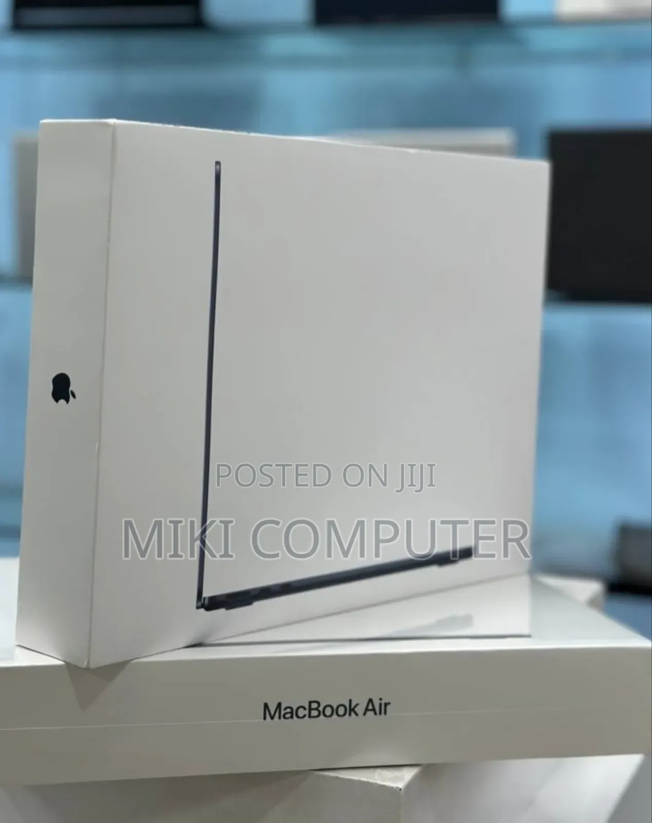 New Laptop Apple MacBook Air 2022 M2 8GB Intel SSD 256GB