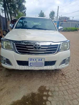 Toyota Hilux WORKMATE 2015 White