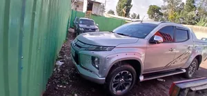 Mitsubishi L200 Double Cab 2.2 4WD 2021 Silver