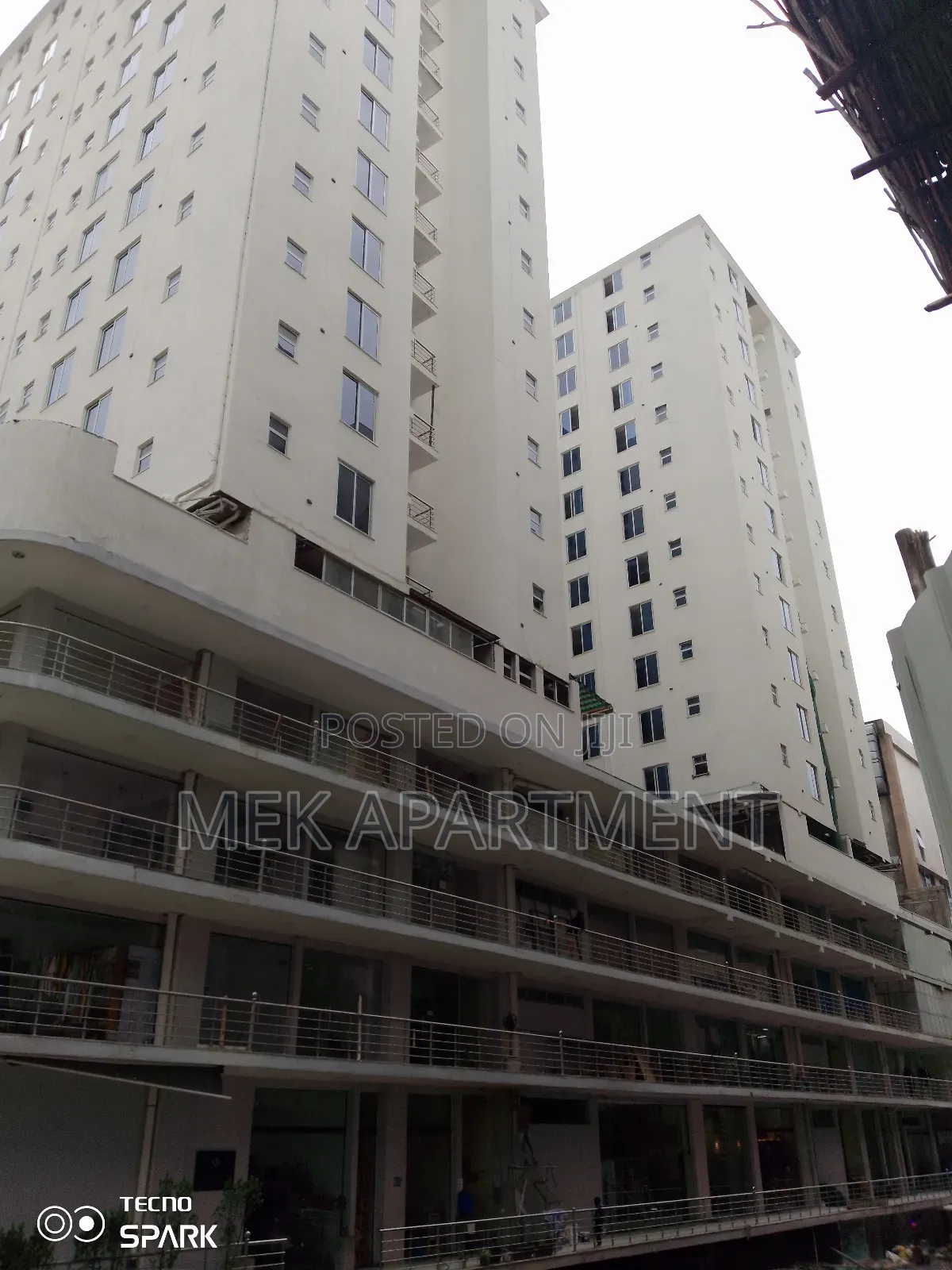 3bdrm Duplex in Cmc ሚካኤል Duplex, Kolfe Keranio for sale