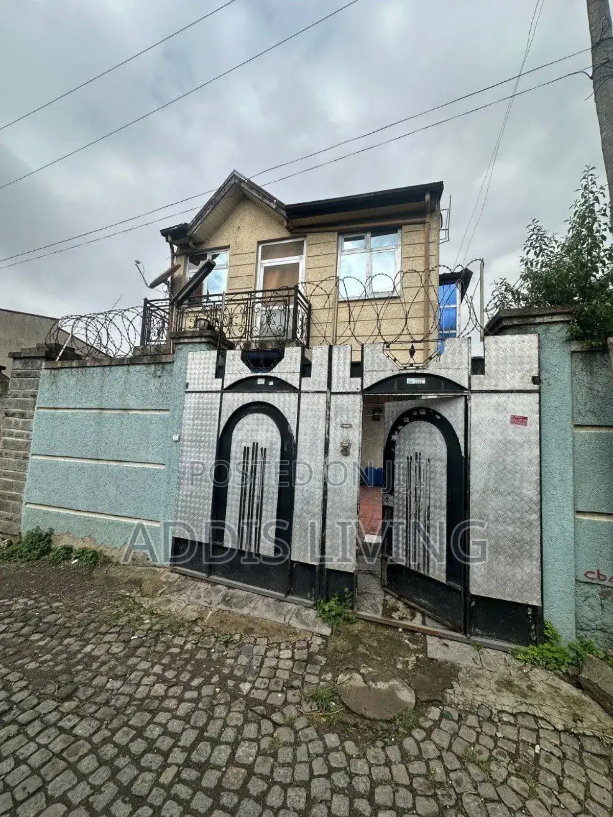 Furnished 3bdrm Villa in Bole for sale