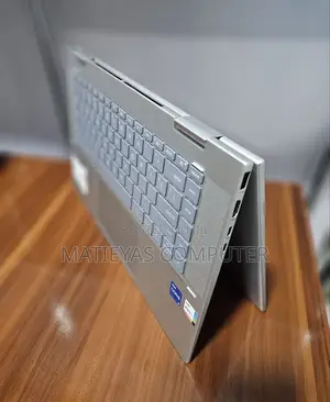 New Laptop HP Envy X360 8GB Intel Core i5 SSD 512GB