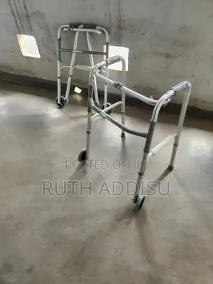 Front Wheels Medical Walker朱紅walker考慮walker垂青walker Foldable Walker