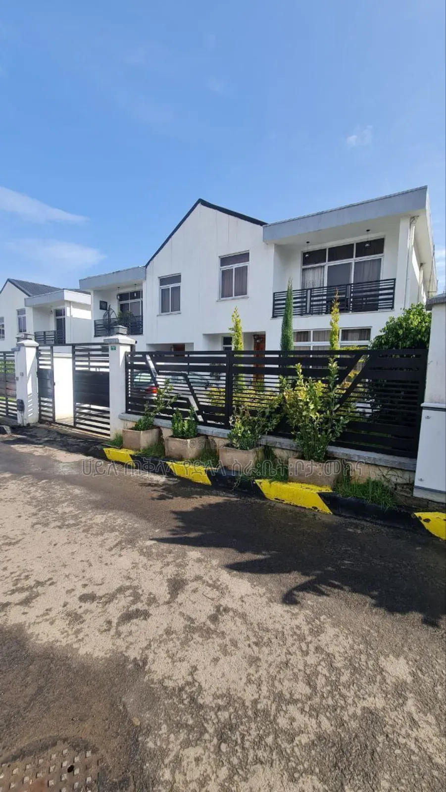 Furnished 6bdrm Townhouse/Terrace in ሆሴ ሪልስተት ኮምፋውንድ ውስጥ, Yeka for sale
