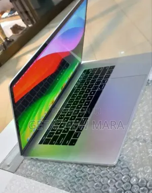 New Laptop Apple MacBook Pro 2017 16GB Intel Core I7 SSD 256GB