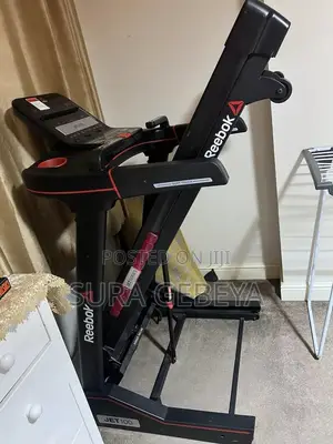 Float Ride Reebok Running Equip. የልብ ምት እና የሰውነት ስብ ያሳያል
