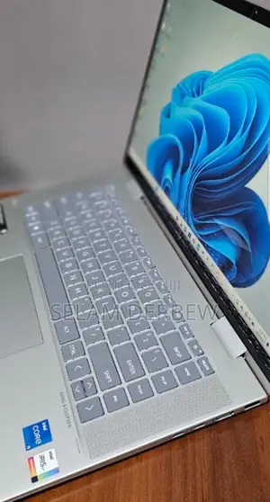 New Laptop HP Envy X360 8GB Intel Core I5 SSD 512GB