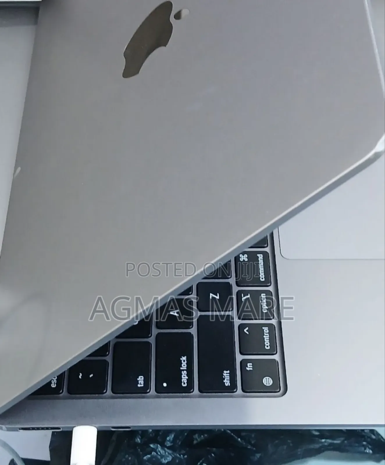 New Laptop Apple MacBook Air 2022 M2 8GB Apple M2 SSD 256GB