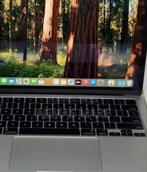 New Laptop Apple MacBook Air 2025 M4 13-Inch 16GB Apple M4 SSD 256GB