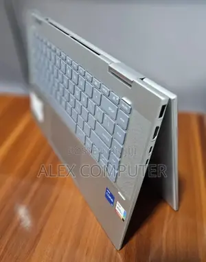 New Laptop HP Envy X360 8GB Intel Core I5 SSD 512GB