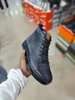  Eeoo Boots Sneakers 
 Stock Product China 