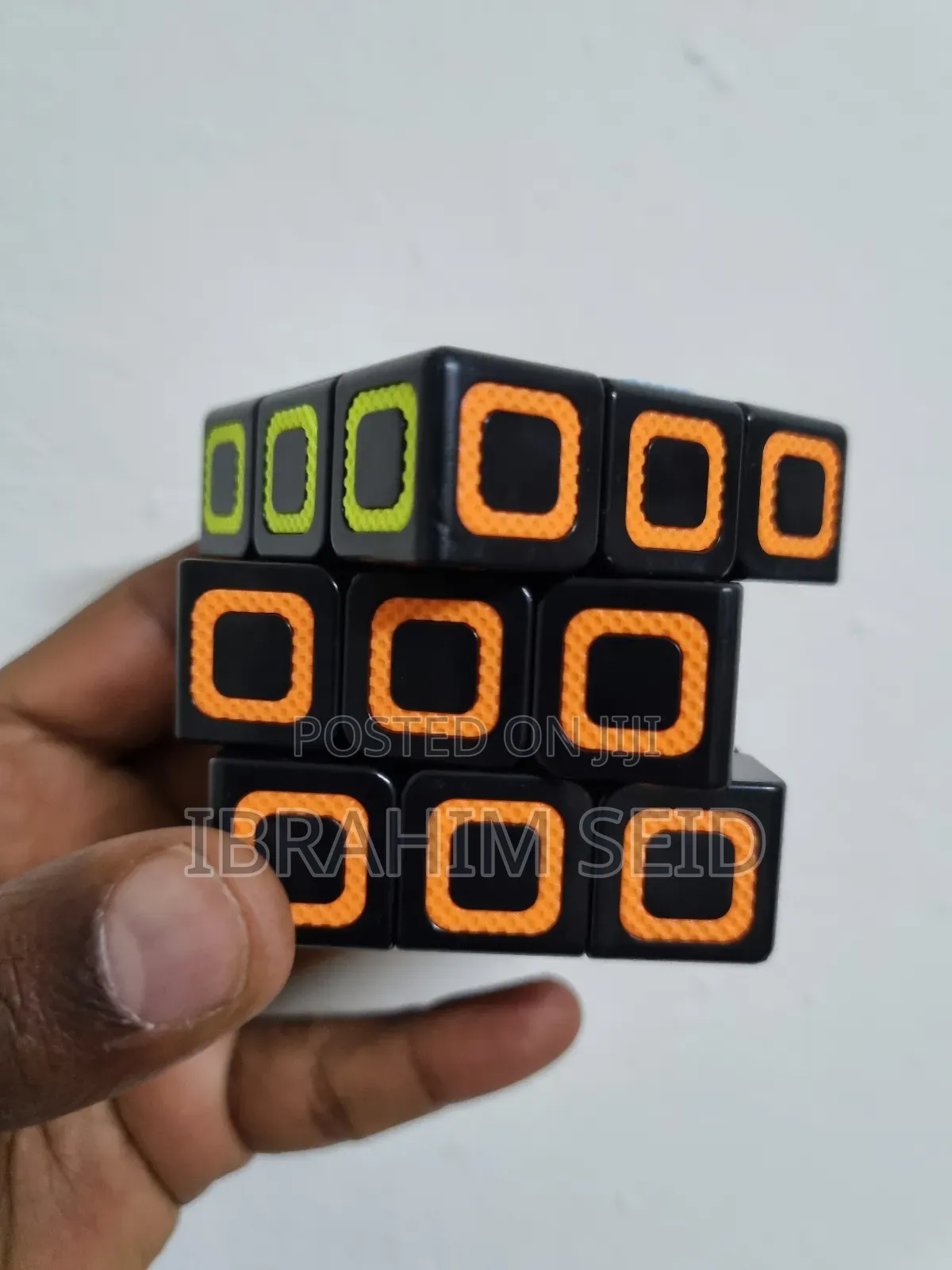 Cube 3x3, a Variation of the Classic Rubik's Cube