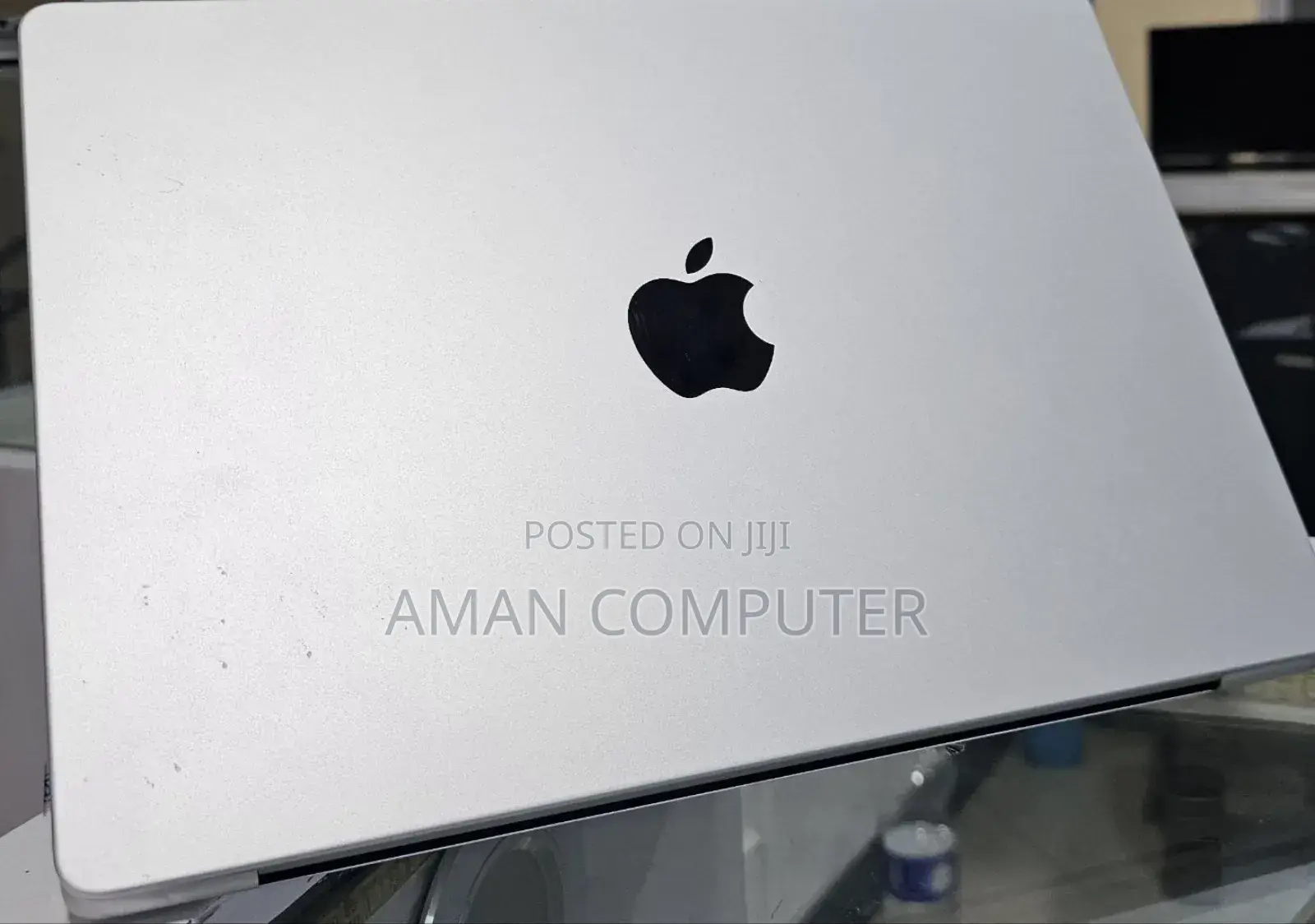 New Laptop Apple MacBook Pro 2024 M3 14-Inch 8GB Apple M3 Pro SSD 512GB