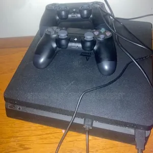 Ps 4 Slim and Controller