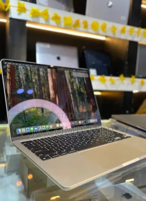 New Laptop Apple MacBook Air 2024 M3 13-Inch 16GB Apple M3 SSD 512GB