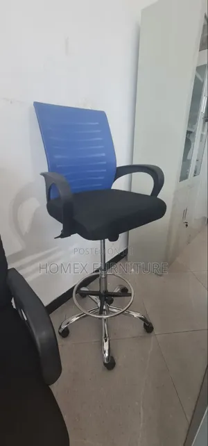 Mesh Office Chair for Staff – Breathable Strong