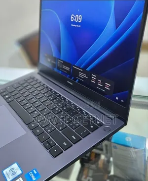 New Laptop Huawei MateBook 13 WRT-W19E 8GB Intel Core I5 SSD 512GB
