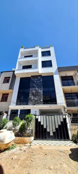 5bdrm Townhouse/Terrace in House, Bole for sale