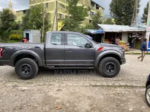 Ford F-150 Lariat 4x2 SuperCab Styleside 6.5 ft. box 145 in. WB 2018