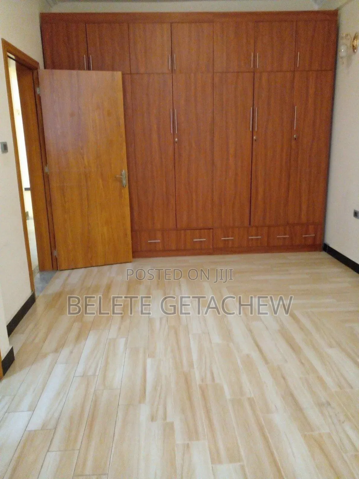 3bdrm Apartment in Cmc Yetebaberut,, Bole for sale