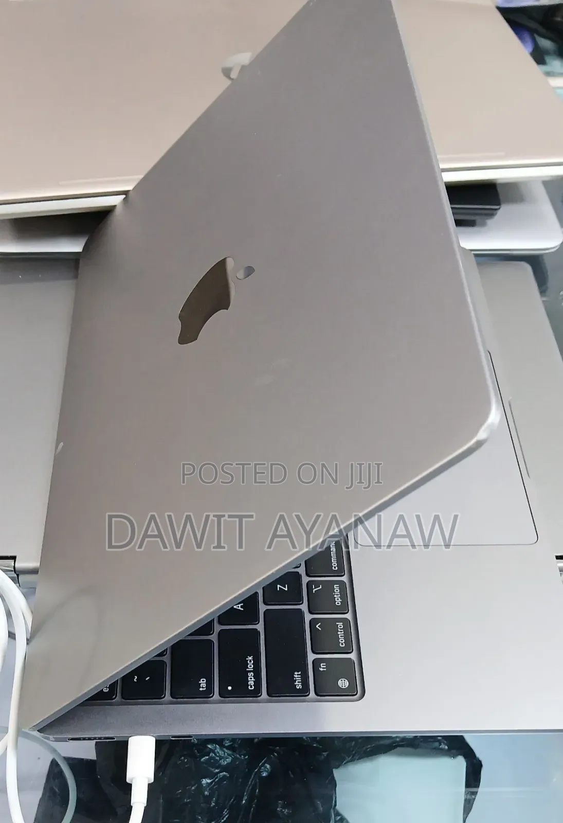 New Laptop Apple MacBook Air 2022 M2 8GB Apple M2 SSD 256GB