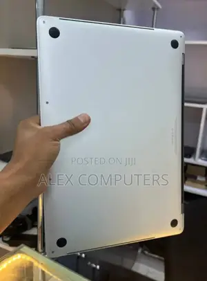 New Laptop Apple MacBook Pro 2019 32GB Intel Core I9 SSD 512GB