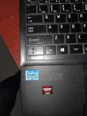 Laptop Toshiba Satellite C850 4GB Intel Core I5 HDD 1T