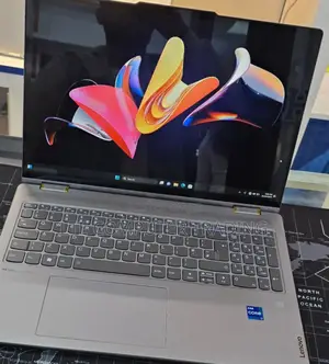 New Laptop Lenovo Yoga 7i 16GB Intel Core I7 SSD 512GB