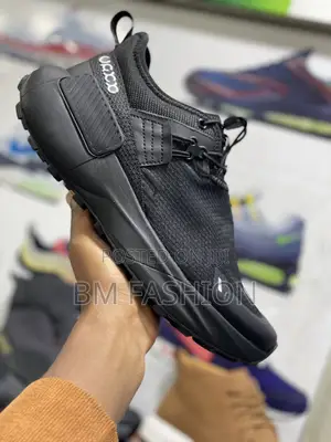 Black Grcco Men’S Quality Sneakers Made in China