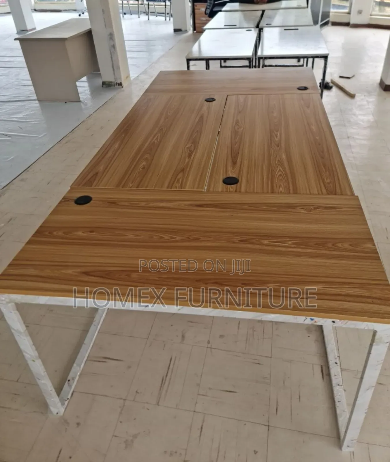 Secretarial Table Simple