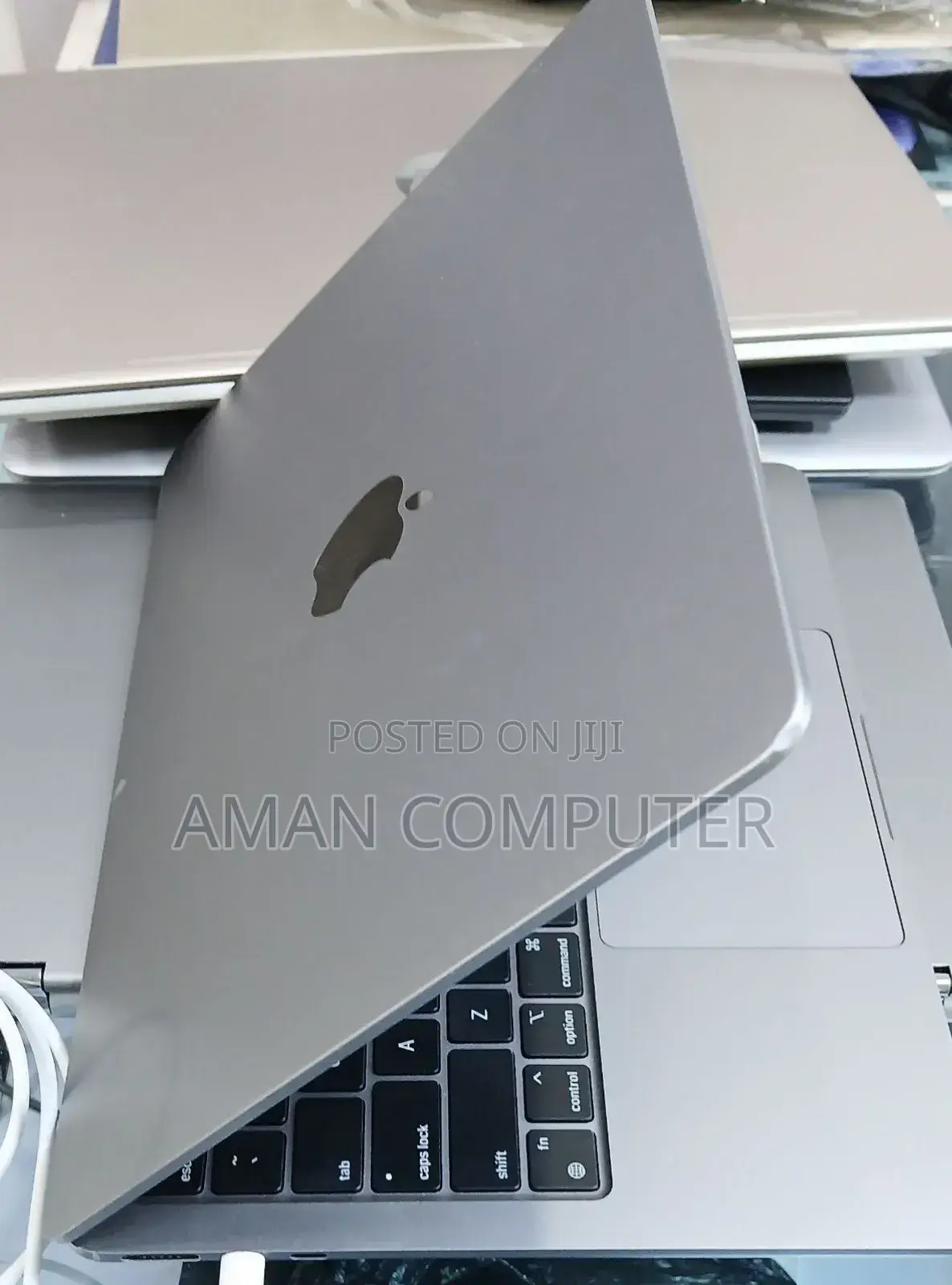 New Laptop Apple MacBook Air 2022 M2 8GB Apple M2 SSD 256GB