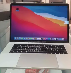 New Laptop Apple MacBook Pro 2017 16GB Intel Core I7 SSD 256GB