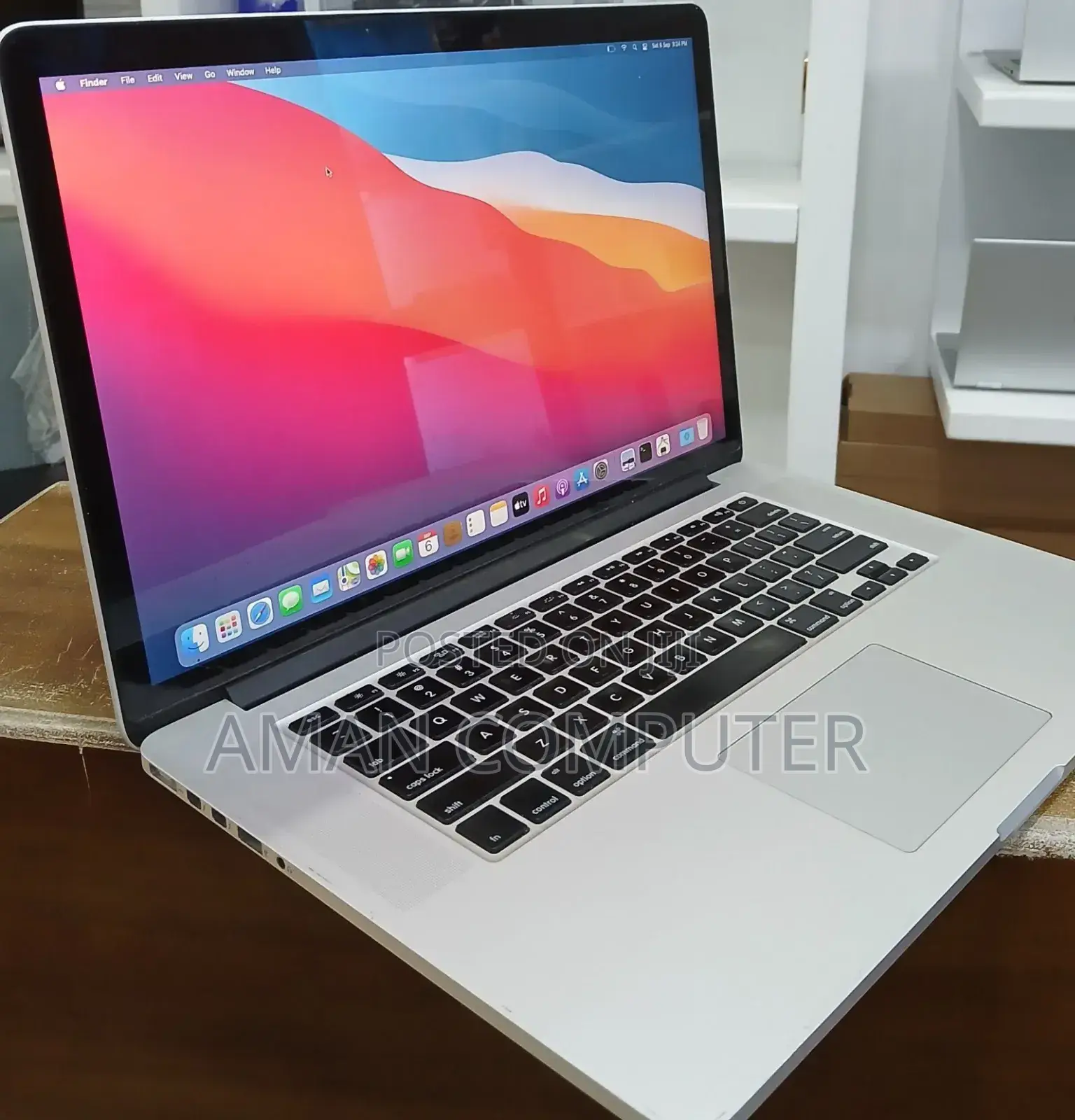 New Laptop Apple MacBook Pro 2015 16GB Intel Core I7 SSD 256GB