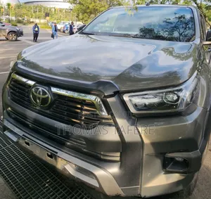Toyota Hilux 2021 Beige