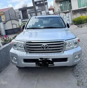 Toyota Land Cruiser 2016 Silver