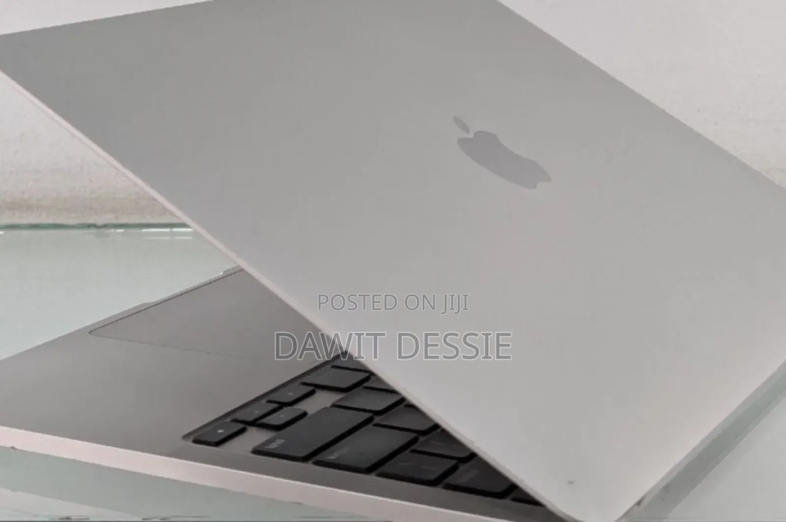New Laptop Apple MacBook Air 2022 M2 8GB Apple M2 SSD 256GB