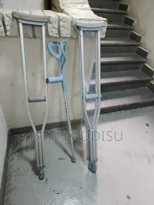 Axillary Bilateral Crutches輕易brand New Axillary Crutches管制cruches