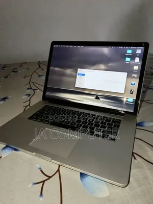 New Laptop Apple MacBook Pro 2015 16GB Intel Core I7 SSD 256GB