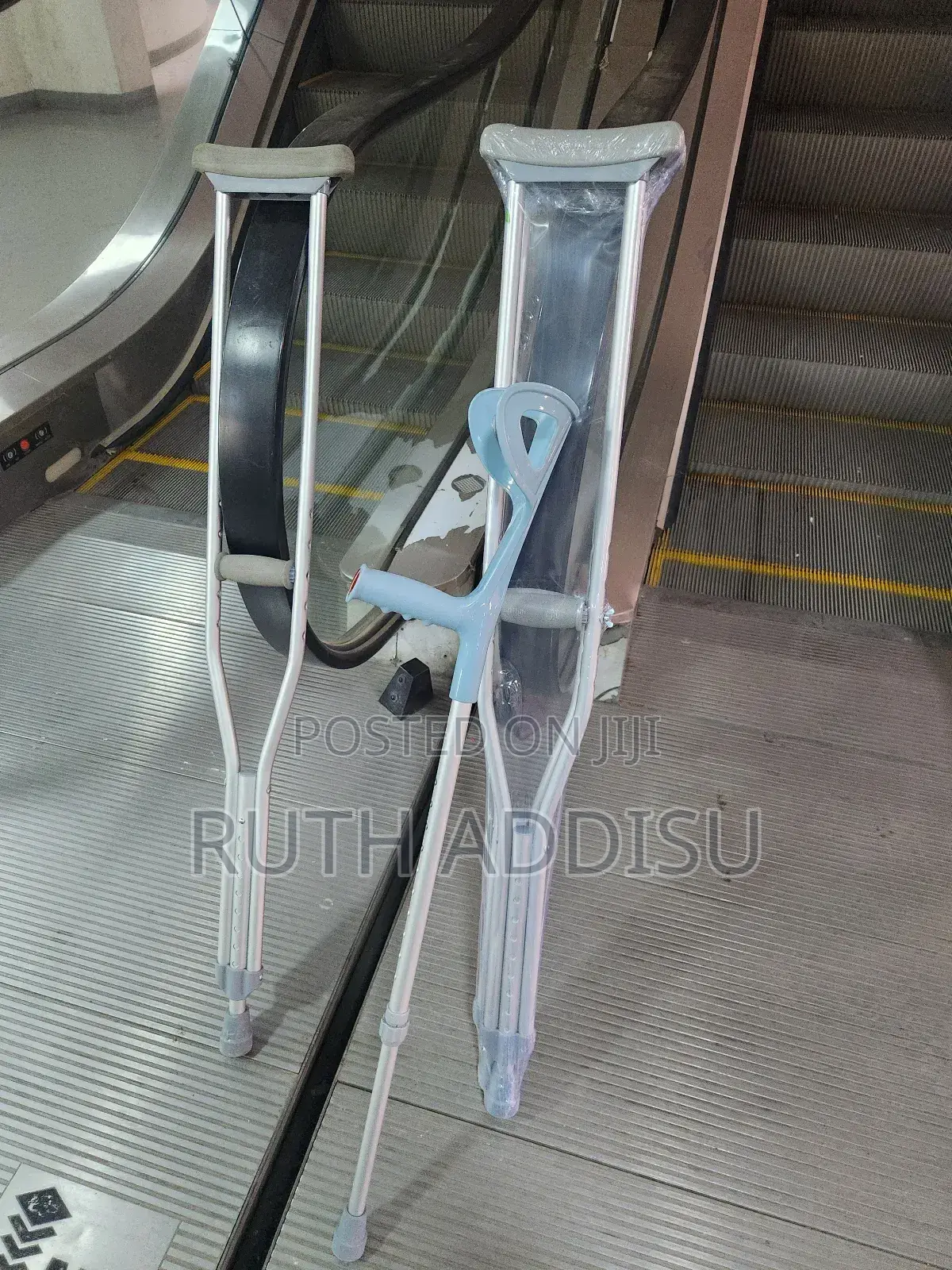 Axillary and Elbow Crutches腔說axillary Crutches較少axillary Crutches New