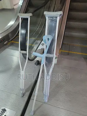 Axillary and Elbow Crutches腔說axillary Crutches較少axillary Crutches New