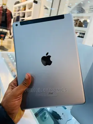 Apple iPad Wi-Fi 32 GB Gray