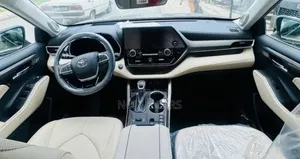 New Toyota Highlander Hybrid 2024 Matt Black