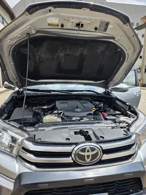Toyota Hilux 2019 Silver