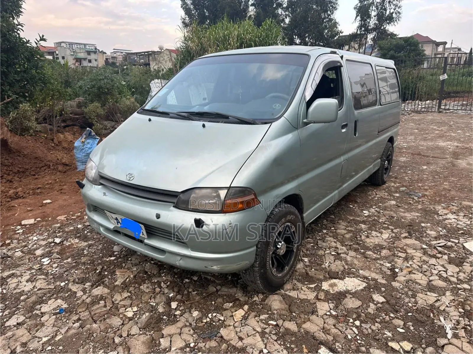 Toyota HiAce 1998 Blue
