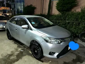 Toyota Yaris L Hatchback 5dr 2014 Silver